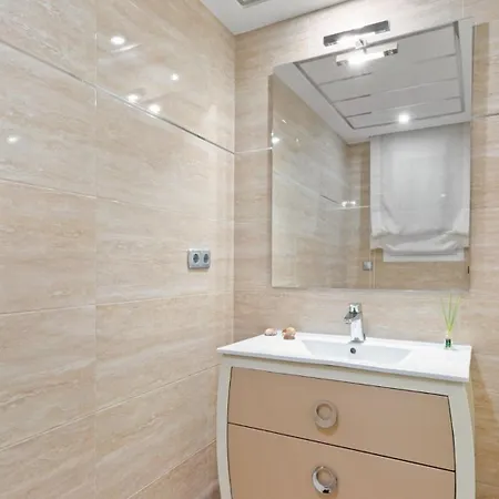 בית נופש Four Bdr House Ema Elviria *