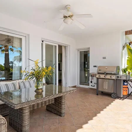 בית נופש Four Bdr House Ema Elviria מארבלה