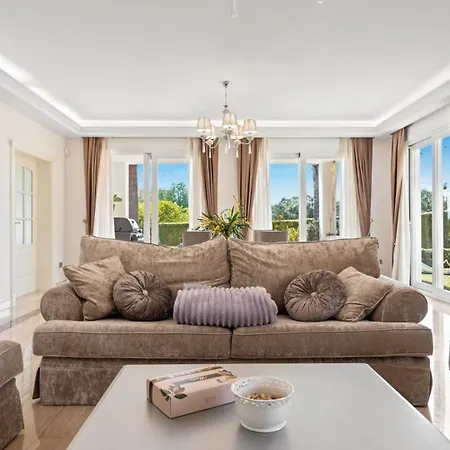 בית נופש Four Bdr House Ema Elviria *